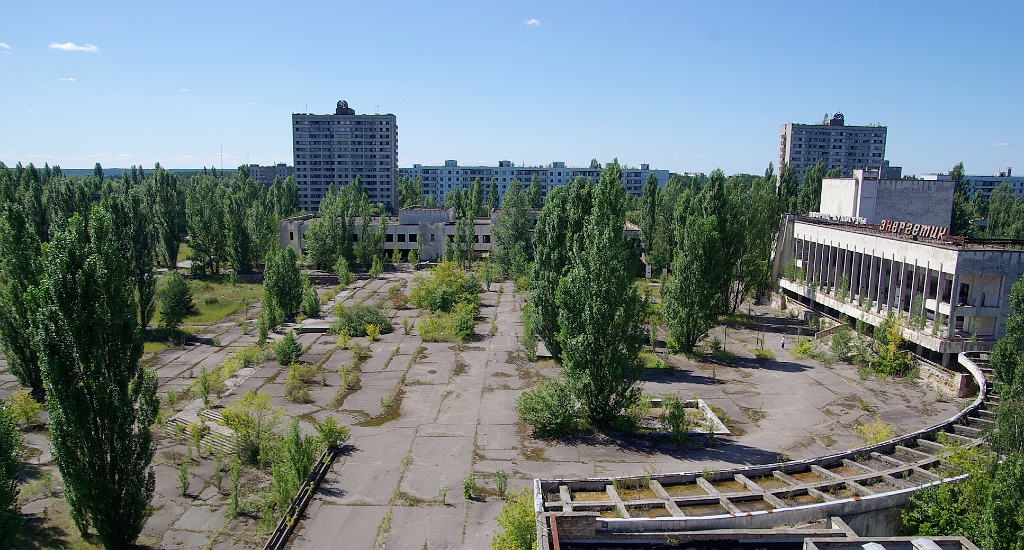 IMGP7495.jpg - Lassan csak a legmagasabb épületek látszanak ki a fák fölött Soon only the tallest buildings will be visible from the trees